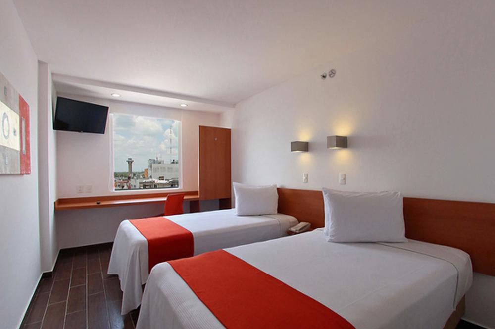 One Irapuato Hotel Luaran gambar