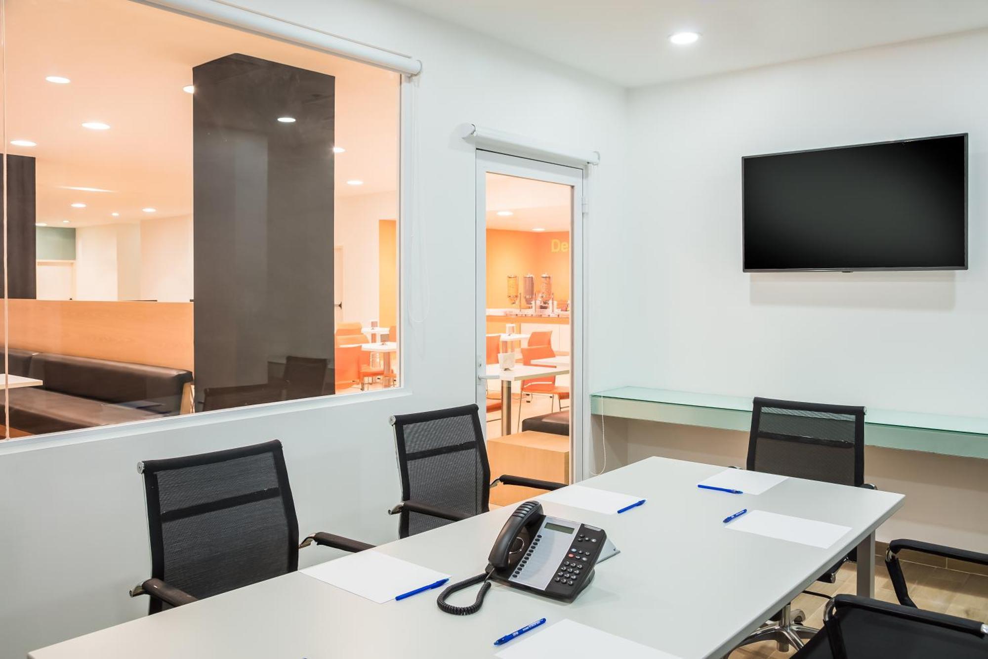 One Irapuato Hotel Luaran gambar