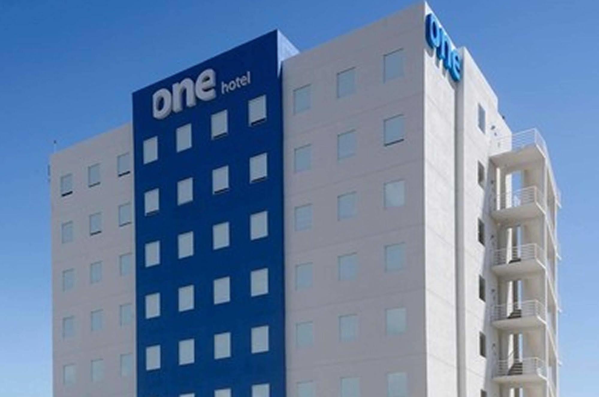 One Irapuato Hotel Luaran gambar